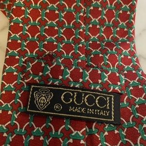 Men’s Gucci silk tie